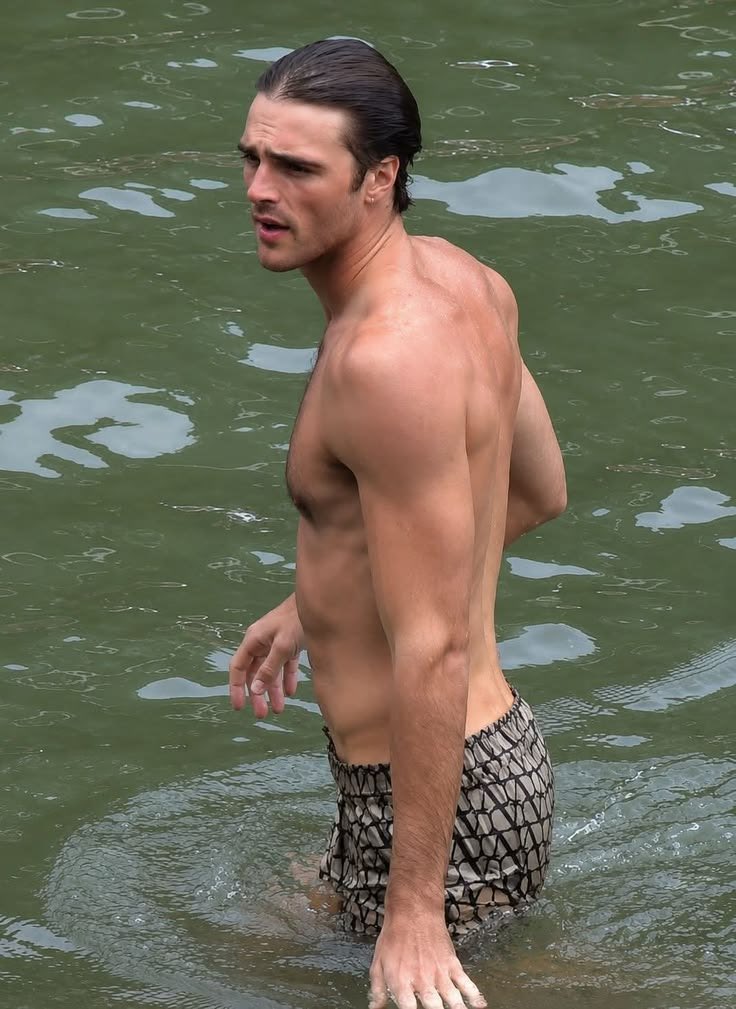 vicioushardy's tweet photo. Jacob Elordi in a recent picture https://t.co/MZGIL2LcNR