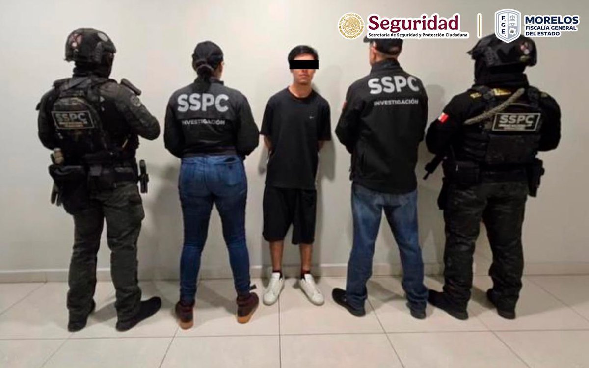 OHarfuch's tweet photo. En Puebla, elementos de @SSPCMexico con información de el Centro Nacional de Inteligencia y la @Fiscalia_Mor, detuvieron a Ricardo “N”, quien contaba con una orden de aprehensión por el feminicidio de Andrea Maylin, ocurrido en junio de 2025 en Morelos.
La acción atendió una solicitud de colaboración de @mujeresgobmx y contó con el apoyo de las autoridades de Morelos y Puebla. El Gobierno de México, encabezado por la Presidenta @Claudiashein, refrenda su compromiso de combatir la violencia contra las mujeres. No habrá impunidad.
