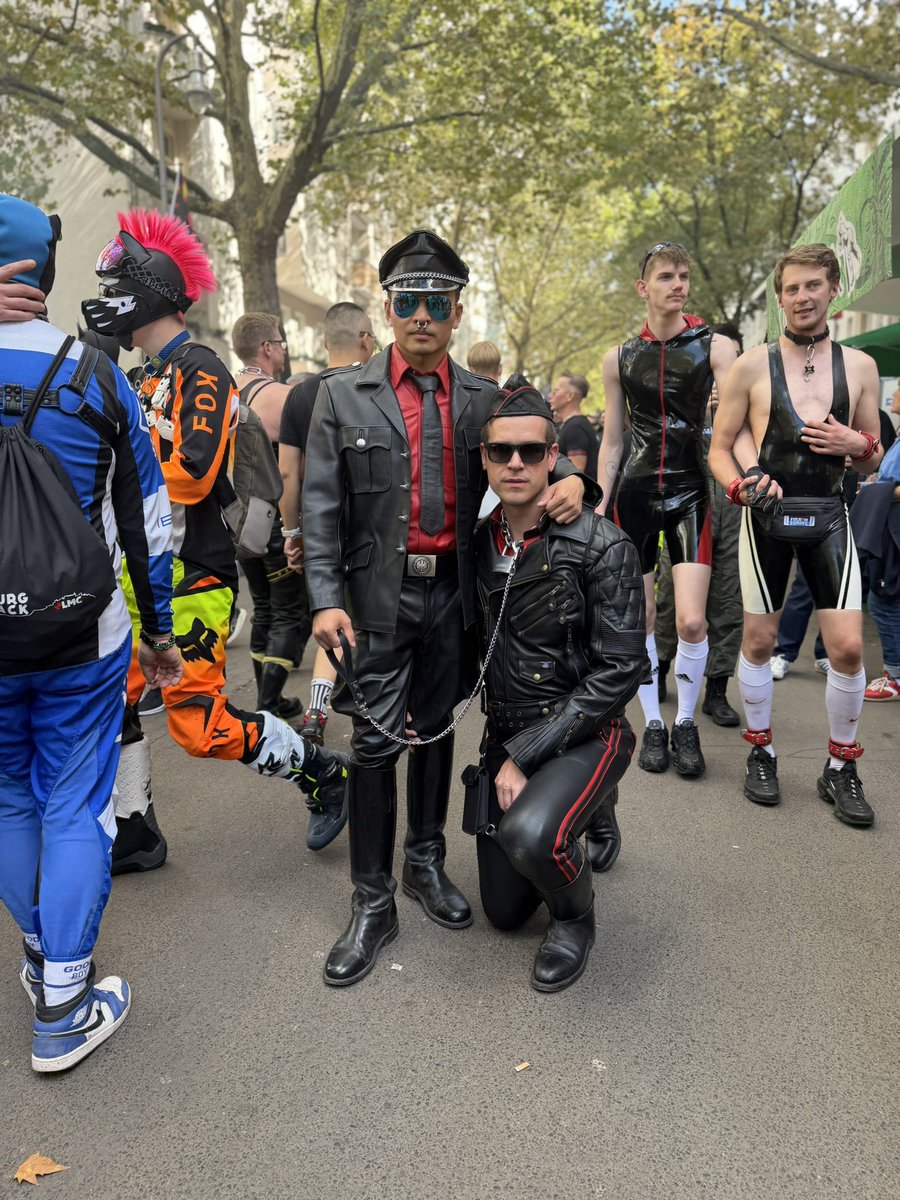 bootedray's tweet photo. #folsom fun continues. Three boys locked by one chain (with My slave as #humanashtray) 
#folsomeurope #folsomberlin https://t.co/c1EQ23G0Z4