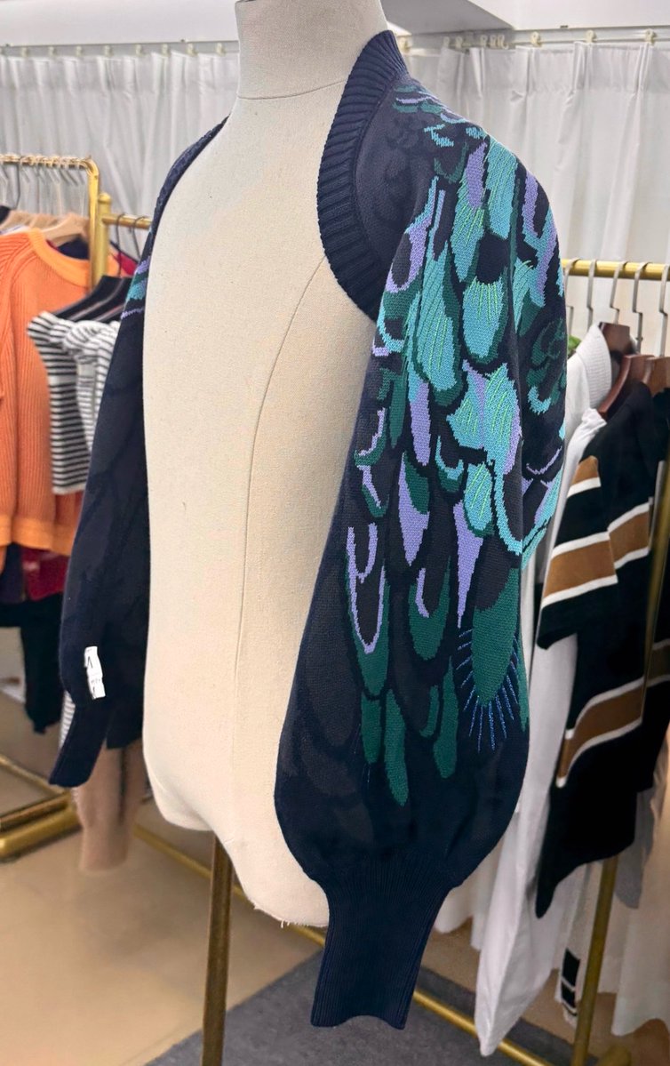 meyoco_'s tweet photo. raven wing bolero 🖤🩵 coming soon! https://t.co/HBmpMSENLA