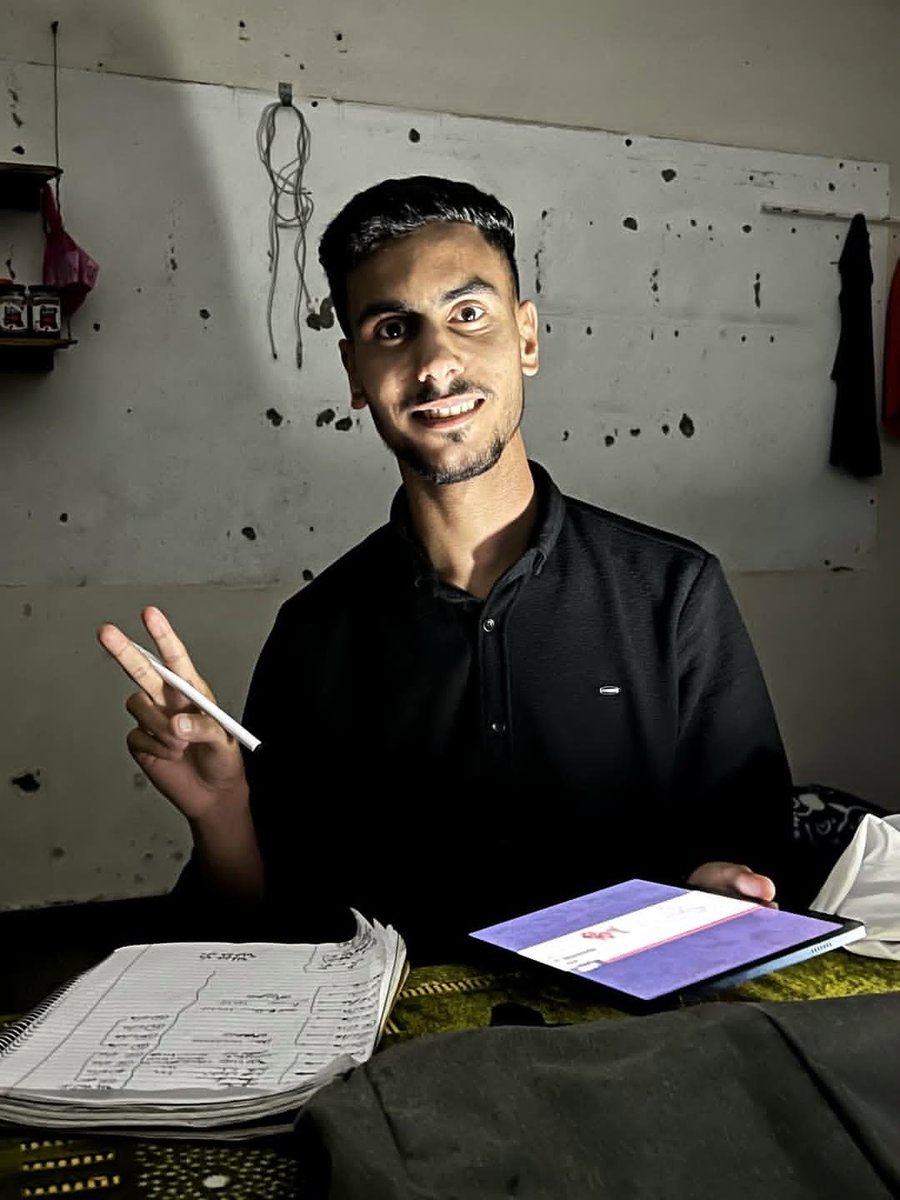 AlmasriHaifa's tweet photo. Guess who survived three years of genocide, and in one week I will begin my fifth year of medical school in Gaza. https://t.co/swDI1f8J75