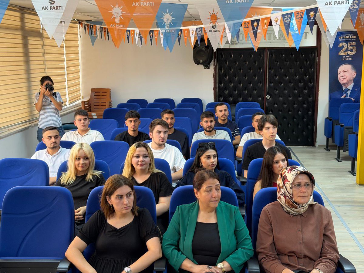 mhmettask's tweet photo. 🇹🇷 12 EYLÜL: DEMOKRASİ VE MİLLÎ İRADE MÜCADELESİ
12 Eylül darbesinin yıl dönümünde vesayet anlayışına karşı; millî irade ve demokrasi idealimizi Amasya'dan 81 ile tek ses olarak haykırdık.
AK Gençlik olarak geçmişin dersleriyle, geleceğe milletimizin ışığında yürüyoruz. 🇹🇷 https://t.co/Go1XWxYchq