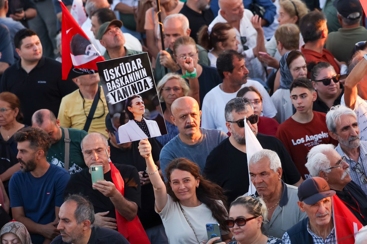 ozgurcelik1919's tweet photo. Kesintisiz demokrasi direnişimiz sürüyor!

Genel Başkanımız Özgür Özel öncülüğünde; İstanbul'da 55., YENİ Parti olarak ilk mitingimizi Üsküdar'da gerçekleştirdik.

Haklı mücadelemiz zafere kadar sürecek, Türkiye'miz mutlaka kazanacak! https://t.co/9owUJPuvuK