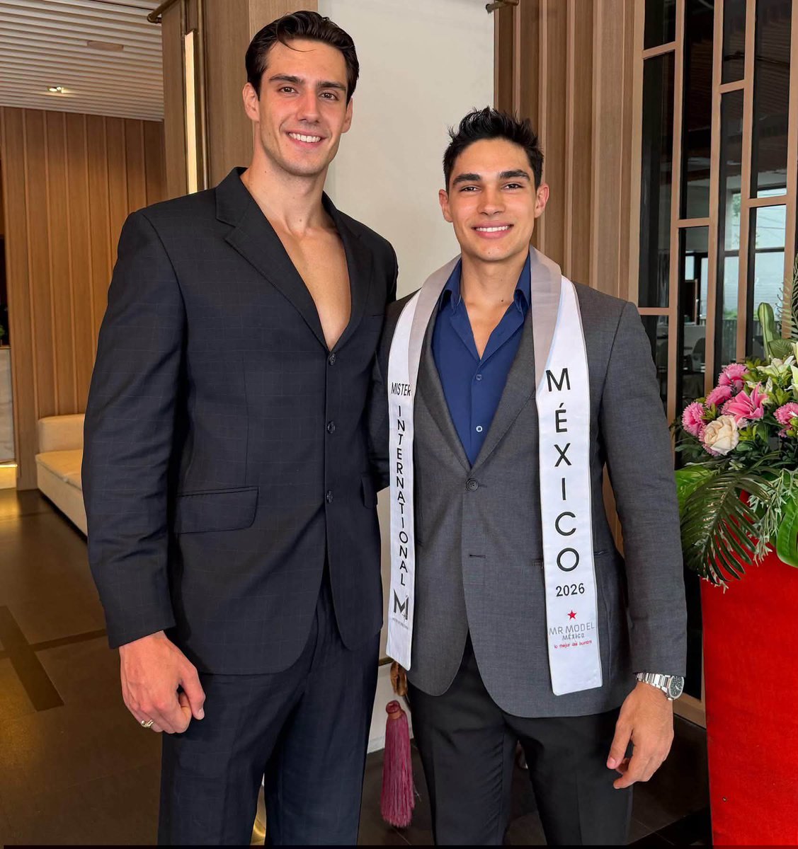 ZarMisses's tweet photo. Ignacio Monclús, representante de España 🇪🇸 & Andrés Briseño representante de México 🇲🇽 en Mister International 2026. #MisterInternational #MisterRNBEspaña #MrModelMexico #Spain #Mexico #BeautyPageants #ZarDeMisses https://t.co/jNdB5SsJ6X