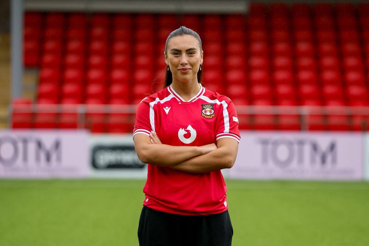 milliedavies00's tweet photo. New beginnings, can’t wait to get started ❤️ @WrexhamAFCWomen https://t.co/HuwSR15nic