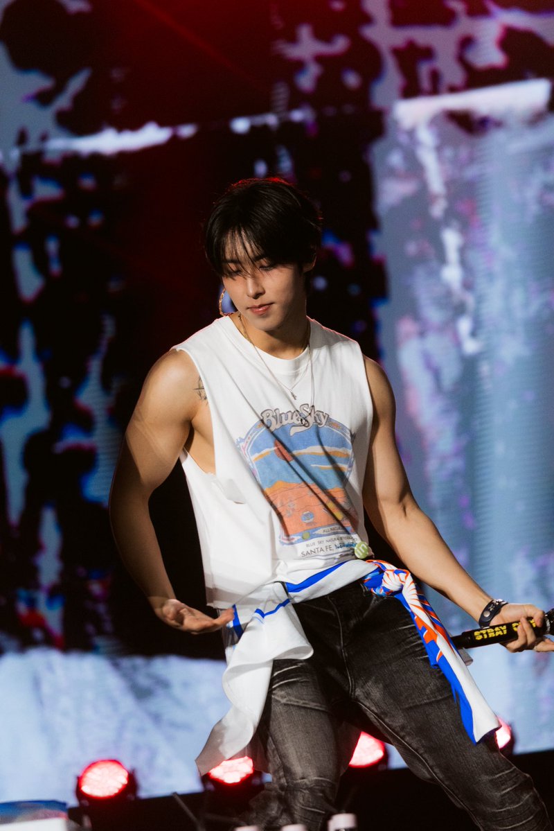 weinthecrowd's tweet photo. Quem disse que não ia ter uma chuva de Han Jisung por aqui? 👀

#StrayKids #스트레이키즈 #HAN
#StrayKidsNoRockinRio #RockinRio2026 https://t.co/rpgUVeVlFY