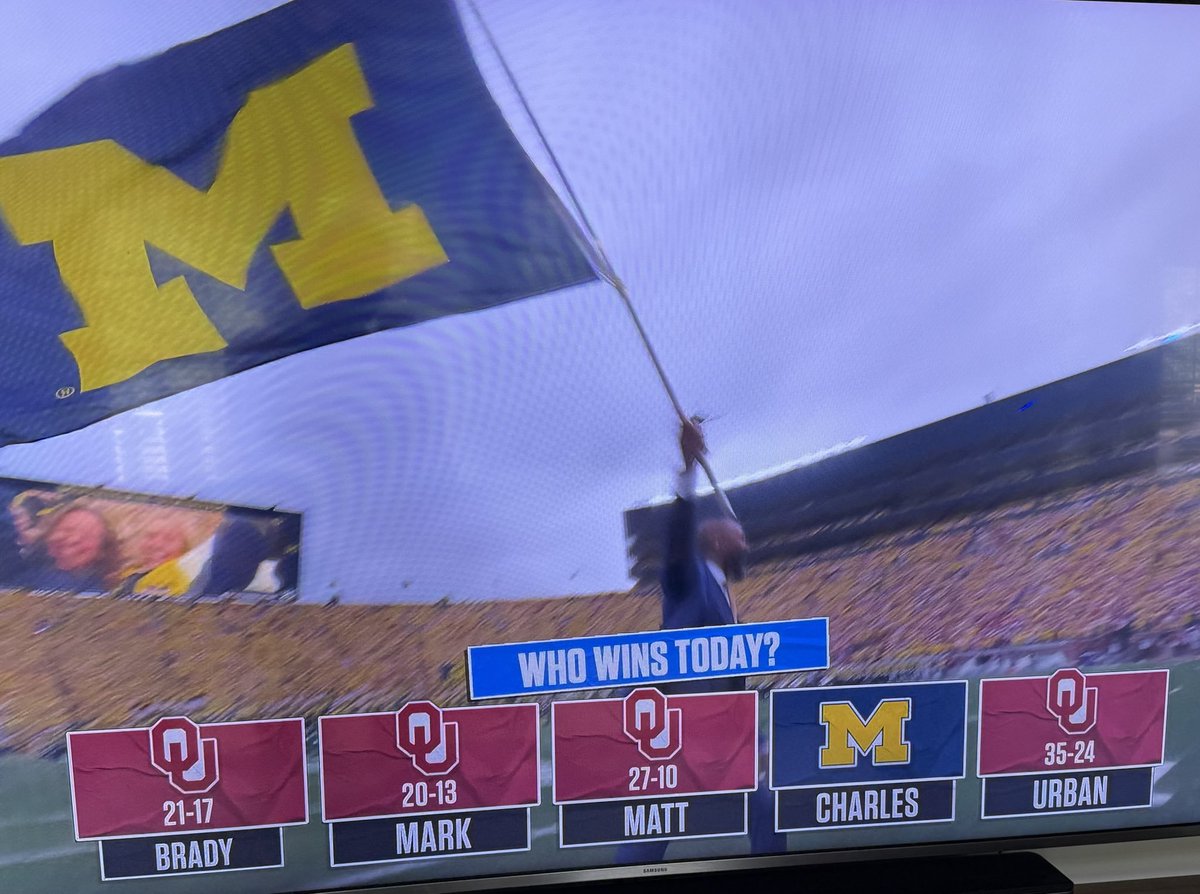 randocal's tweet photo. @stoolpresidente @BNKonFOX Not the ONLY one! #GoBlue 〽️ https://t.co/JJXTKfQdBF