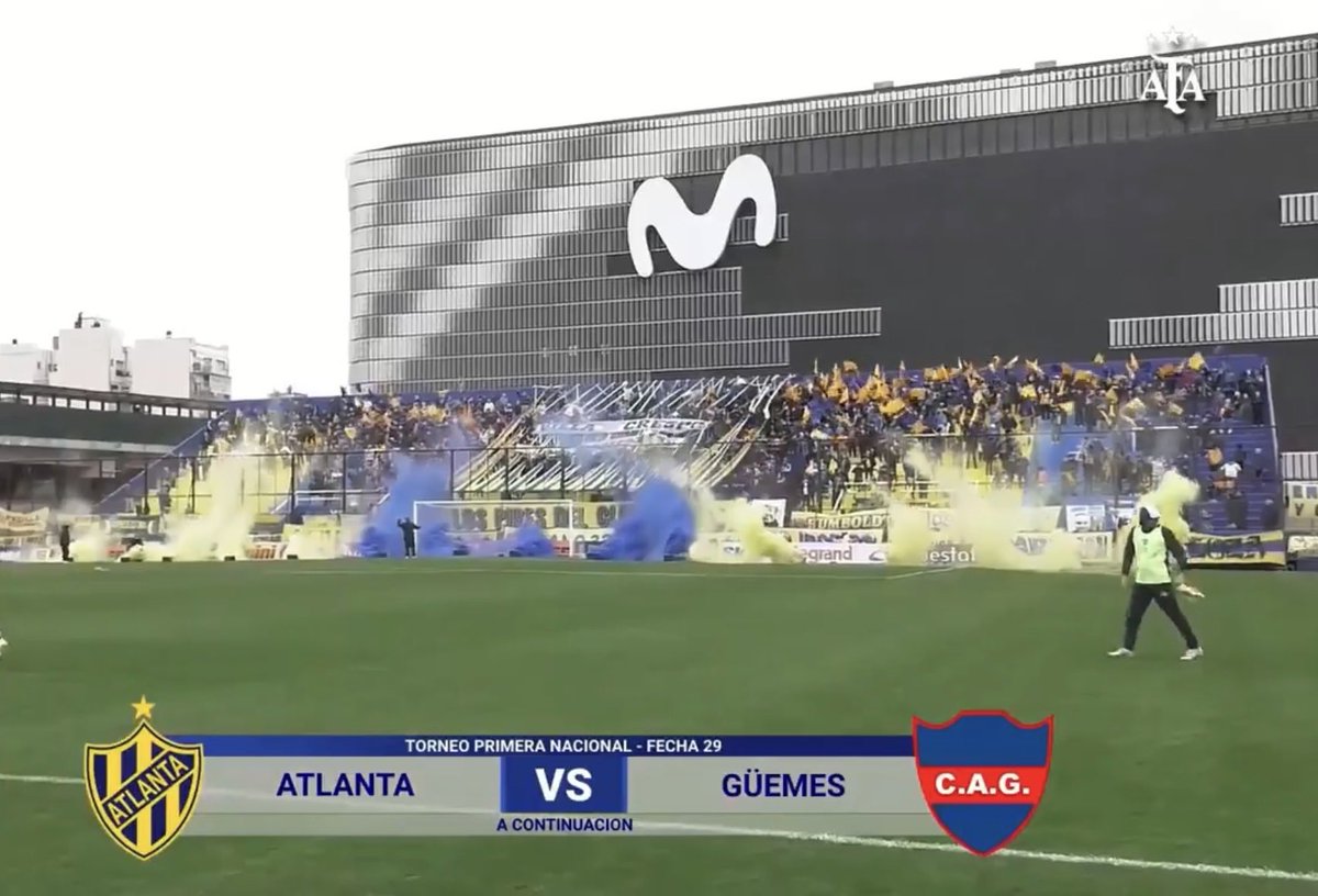 soyalbertosamid's tweet photo. Cuanta gente hay en esa tribuna? 700? 600? https://t.co/gay5jn8aQf