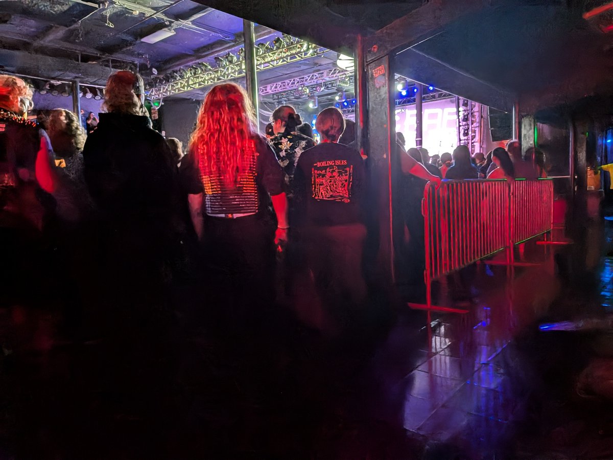 ScientistsTweet's tweet photo. @starbomb @CommanderMeouch @egoraptor @bwecht Wow, great to see you guys were actually there. This was my view for the entire show from what @roselandpdx apparently considers acceptable ADA seating. https://t.co/kyZwec6Fsv