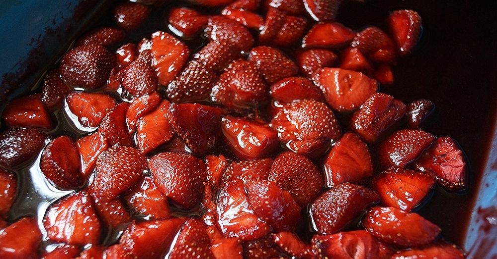 LeaskPatrick's tweet photo. P3: thick, sweet and warm; marmite on toast, beef stock cubes and the balsamic strawberries from the nose
#BlindDrams #BTC68 https://t.co/uFLWQcPoBF