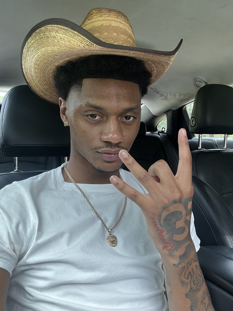 Kountryy_'s tweet photo. Howdy https://t.co/5AFVCfkog2
