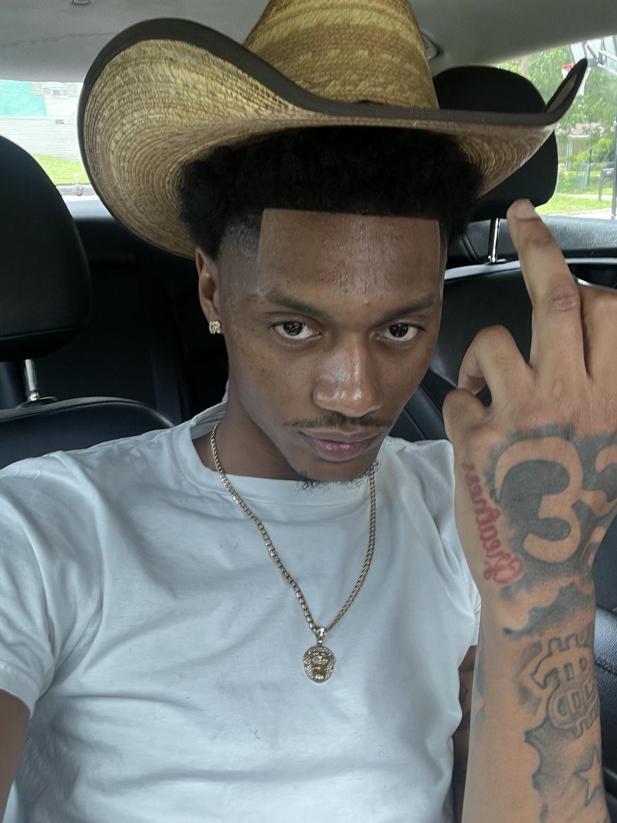 Kountryy_'s tweet photo. Howdy https://t.co/5AFVCfkog2