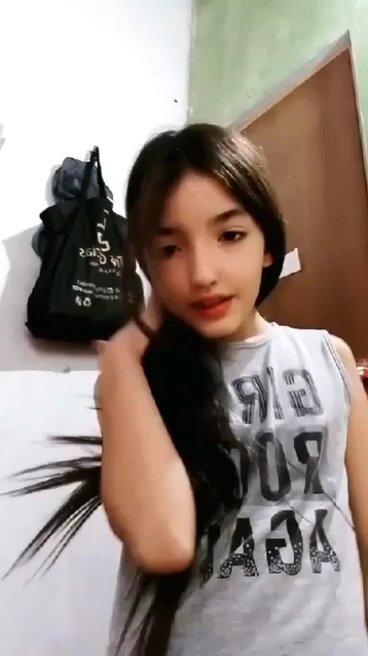 ChianJans9's tweet photo. @diegotrejocano2 Será ella ? Bueno quizás esa foto cuando era niña , pero ahora que creció, digo no estoy seguro que sea ella , que alguien confirme https://t.co/lRi5krsOQs