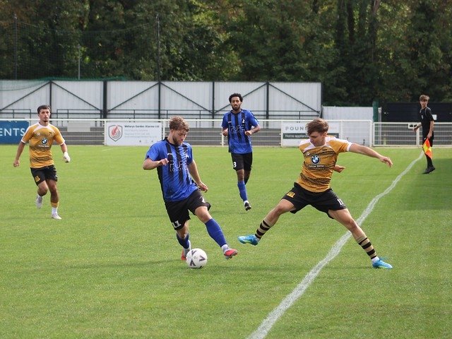 LocalBusDriver's tweet photo. With the @cheshuntfcscore first team away this afternoon,  the Development side faced @everettrovers reserves at Theobalds Lane in the @hscfl with the visitors taking all 3 points after a 3-0 win. A few photos 📸 now on Flickr..https://t.co/MkAvV1yoKE https://t.co/QfSjfPsVNh