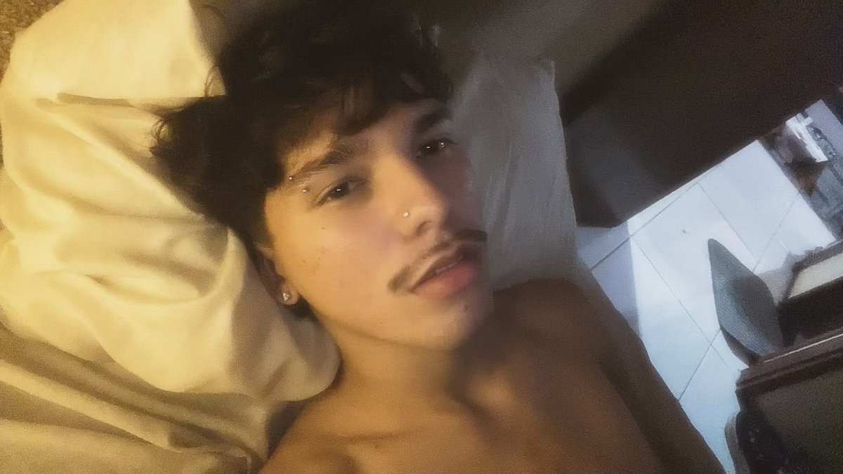 samuelrouff's tweet photo. i like my boys a little feminine ⋆˚꩜｡ https://t.co/VVJkC5iANX