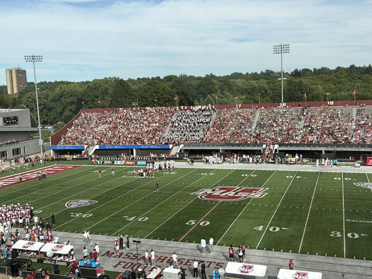 cam_pellegrino's tweet photo. Crowd at McGuirk is filling up to never-seen-before levels in recent times. Fans still filtering in with the score already 14-0 UMass and a student section has now formed on both sides of the stadium. https://t.co/eggbjVv3aO