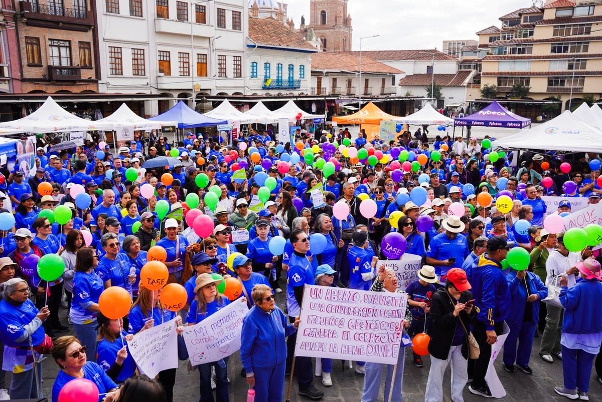 ConsejoSalud_'s tweet photo. 💙 ¡Cuenca caminó por la memoria y la esperanza!

Hoy compartimos la caminata “Que el Alzheimer no nos detenga”, una jornada de unión y conciencia junto a familias y amigos. 🧠🚶‍♀️

Gracias a quienes se sumaron a esta iniciativa.

#QueElAlzheimerNoNosDetenga #Cuenca https://t.co/qxg6diH5vQ