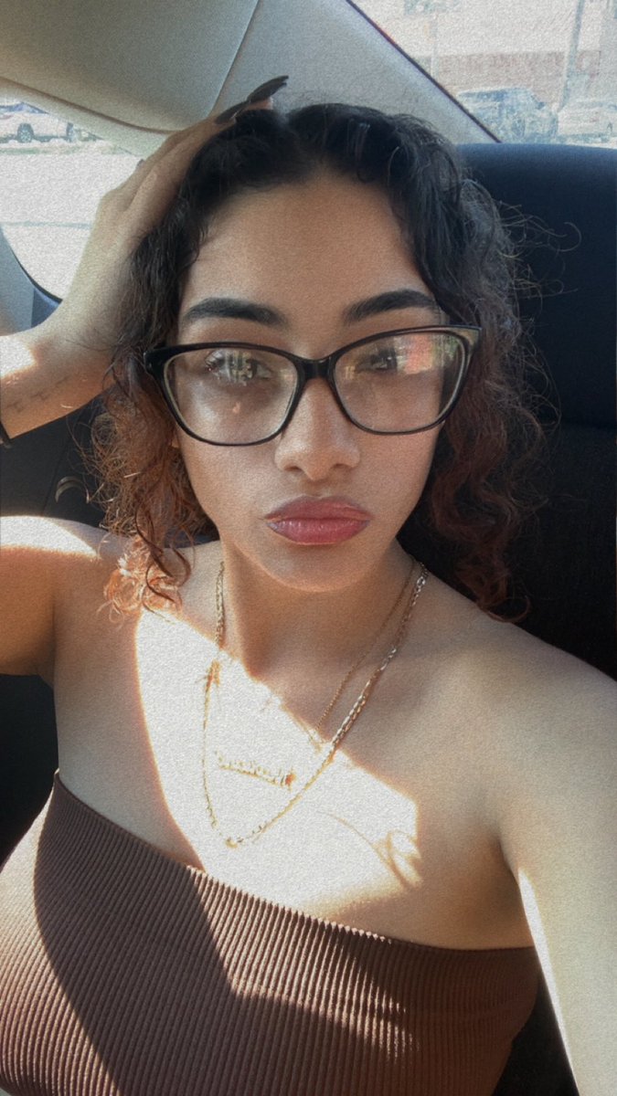 yslQueen654's tweet photo. Day out in all brown 🥥🍂 https://t.co/Mvqt81evAJ