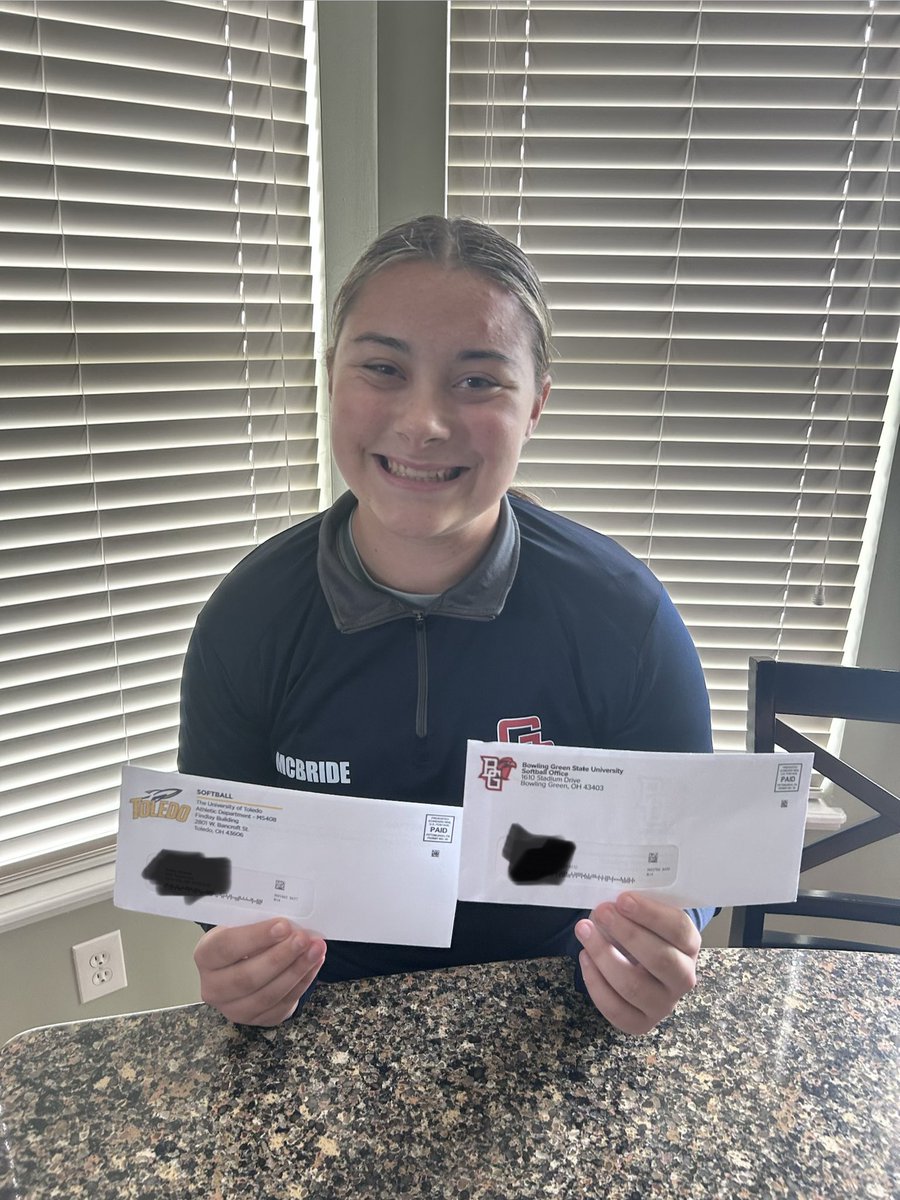 syd_mcbride_29's tweet photo. Got more mail today! Can’t wait for this journey! @BGSUSoftball 🧡🤎 @ToledoSoftball 💛💙 https://t.co/iW0JLHZlkR