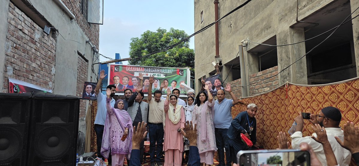 Shahwaizoffice's tweet photo. My heartfelt gratitude to the people of Bahar Colony, PP-161, for turning up in such overwhelming numbers and making the event truly memorable.
Your warmth, enthusiasm and tremendous participation are deeply appreciated. It was an honour to be amongst you. ❤️🇵🇰

@NadeemAfzalChan 
@faisalmirppp