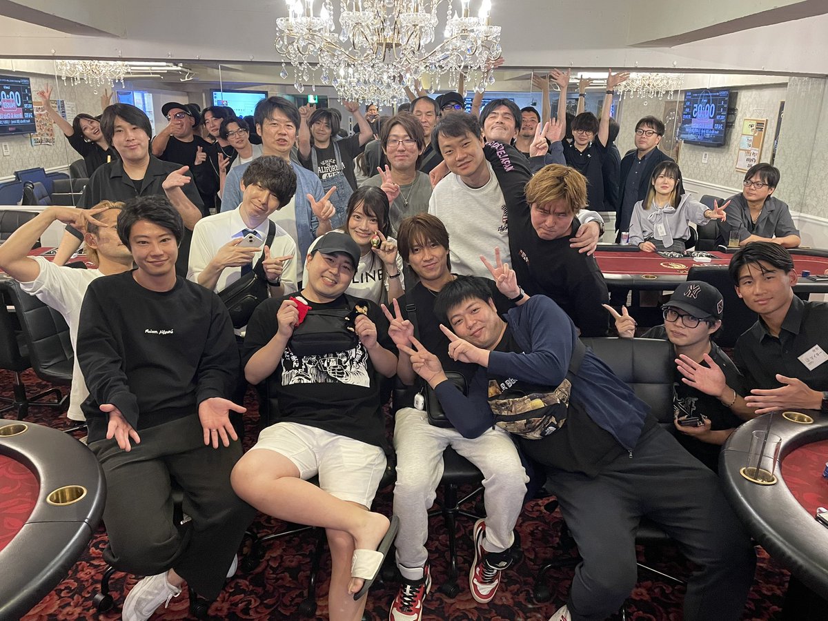 athena_poker's tweet photo. 𖤐本日の優勝者発表𖤐

🈂️池袋さんさんレギュラー🈂️
ざきさま🎖️
チップリになってから安定したプレーで見事優勝✨️

🎂かおるたなしんタコスBDメイン🎂
ひろろさま🎖️
ヘッズアップで窮地に追い込まれるもしっかり捲り返し優勝‼️
バウンティも大量獲得🤩

🎂かおるたなしんタコスBDサイド🎂
たなしんさま🎖️
なんと主役が堂々優勝❕❕
後半から無双状態💥激強でした
お誕生日&優勝おめでとうございます💫

本日はみなさまご来店頂きありがとうございました❣️😭
大盛況で幕を閉じました☺️

改めてかおる様、たなしん様、タコス様
お誕生日おめでとうございます🎉

#池袋 #ポーカー #初心者歓迎