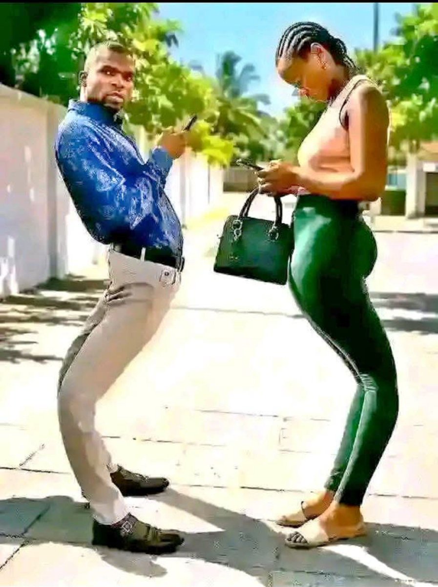 PaysHustle's tweet photo. Gm 
Dont be in a haste to become rich instead
👇 
Be in a haste to Equip yourself to become rich 

Just Equip yourself and you will see the Riches coming to you without you forcing it 

In other words just build the capacity , then you will see  riches  chasing you up and down https://t.co/8Fsz8ub7o1