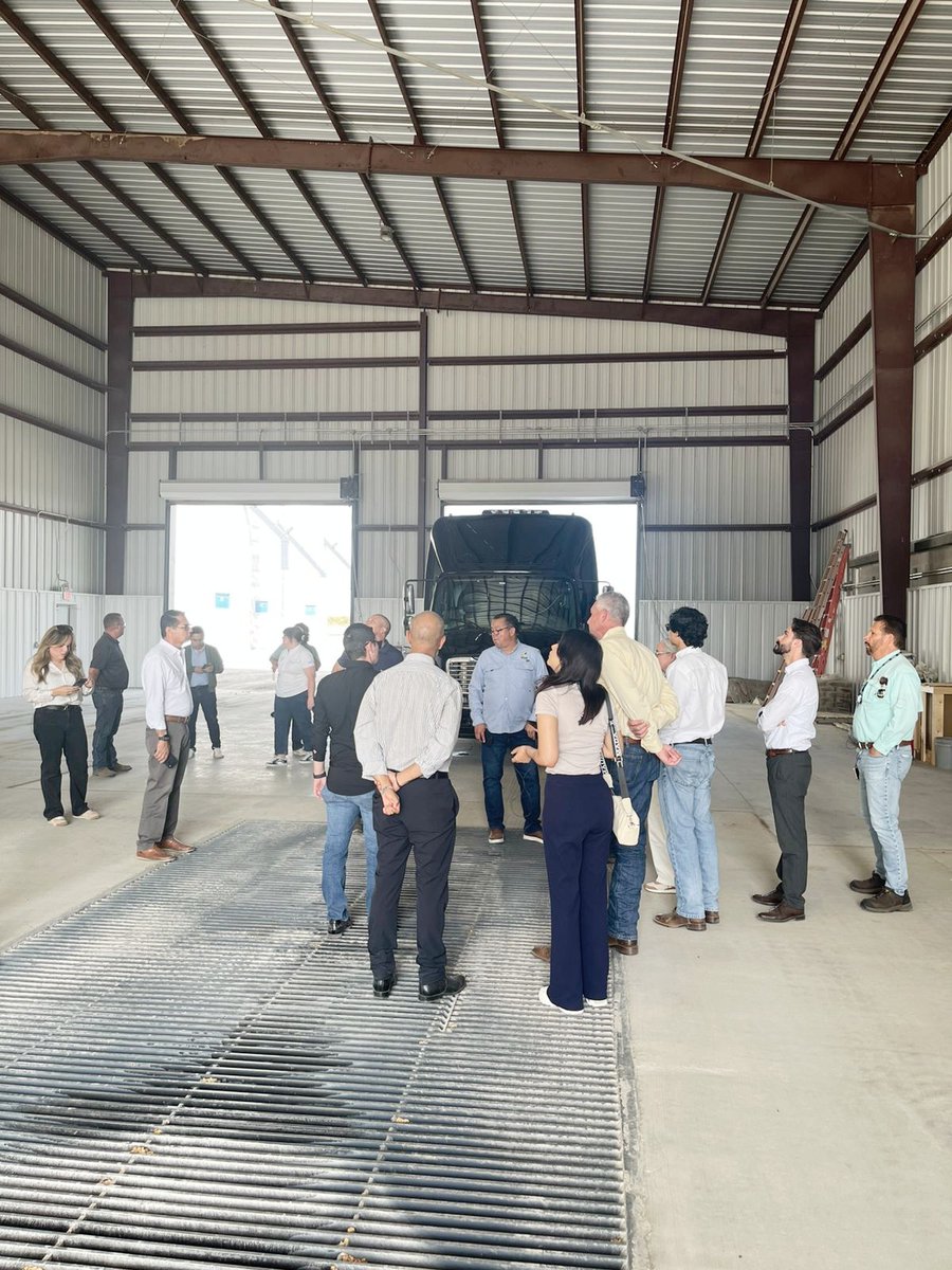 usgrainscouncil's tweet photo. Photo of the Week: Council Escorts Mexican Feed Grain Purchasers to Midwest to Develop Direct Sourcing Opportunities

Last week, the U.S. Grains & BioProducts Council invited Mexican grain importers to Iowa, Nebraska and Kansas to provide participants with valuable educational and business development opportunities while strengthening their understanding of the U.S. grain supply chain and expanding commercial relationships with U.S. agricultural cooperatives.

#PhotoOfTheWeek #Grains26