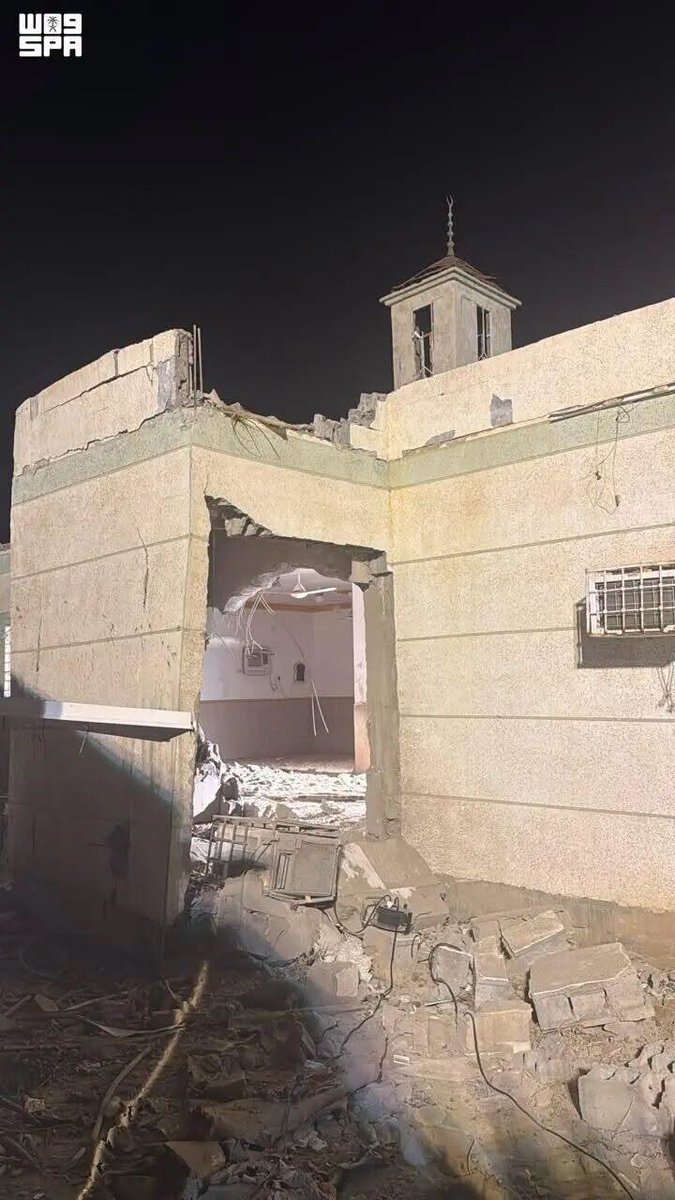 AlMasryAlYoum's tweet photo. 🔴 الدفاع المدني السعودي يعلن إصابتين وأضرارًا مادية في مسجد ومبانٍ ومركبات جراء سقوط مقذوف حوثي في جازان https://t.co/X78DSlk3pr
