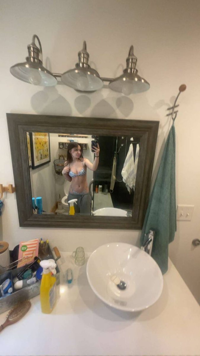 Pexpose2's tweet photo. My friends wanted his college ex to become a webslut should I flash her my dick 

post them, rt her, let’s make her a famous webslut 
#webslut #nude #cuck #cuckold #expose #nsfwtwt #bbcslut #chudai #snowbunny https://t.co/s6w4BV4yIx
