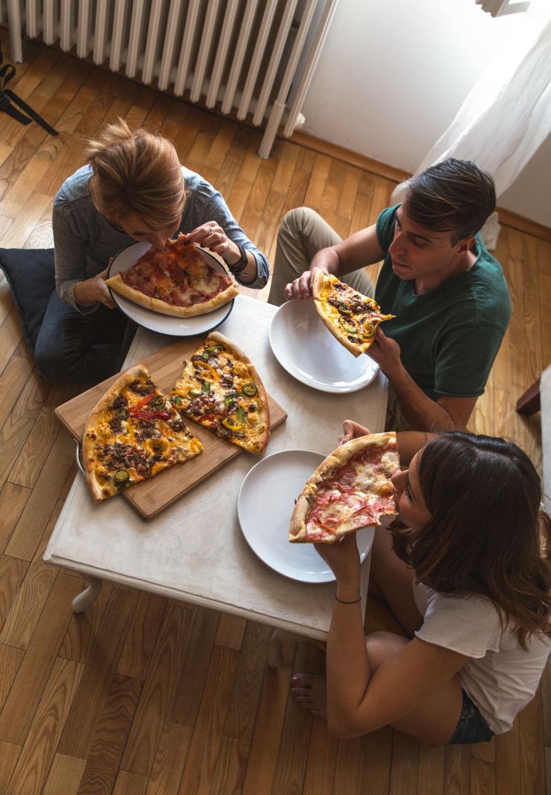 kennn033783's tweet photo. Just wrapped up homemade pizza night with my favorite two people—crusty slices, silly jokes, and zero plans, the perfect Sunday reset https://t.co/7XLuG6C3Fj