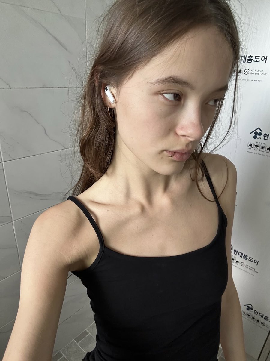 skinnyshizuku's tweet photo. this needs to be me by january https://t.co/pNaid7aVm1
