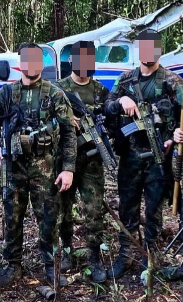 CCOESARCHIVE's tweet photo. XM4 (M4 Block II) al servicio de las Fuerzas Especiales de Colombia desde 2016.

Adquirida en color negro y verde metalizado, esta designación corresponde al lote vendido a Colombia con características específicas y diferenciadas de otras versiones de la M4 Block II. https://t.co/yO7KJ1UYQM