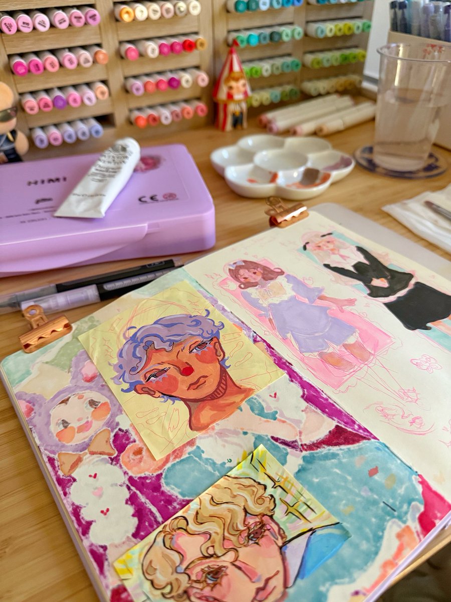 Shuuniia's tweet photo. Experimenting with doodles in my art corner 🎨🎀✨#painting #doodles https://t.co/vyA60aMPNL