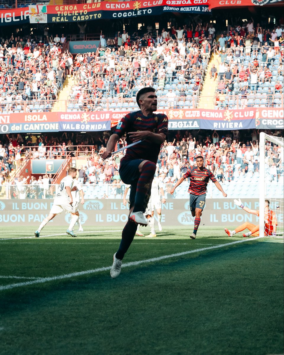 GenoaCFC's tweet photo. Johan ❤️‍🔥❤️💙 https://t.co/x2JAAfQ1sr