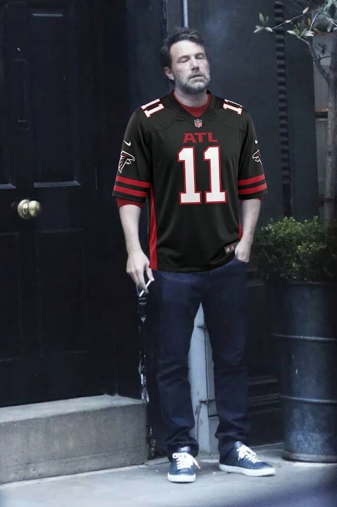 PrizePicks's tweet photo. @AdamSchefter Falcons fans https://t.co/0BV0AY9OS0