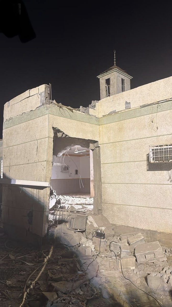 Husain_Alq's tweet photo. #الحوثي بعد هدمه لدور القرآن وتدنيسه للمساجد في #اليمن، قام بقصف المساجد في #جازان ، فإلى من يرونهم إخوة:
ستدفعون الثمن مع إخوتكم يوماً ما، فالشعوب لا تنسى أعداءها ومن عاونهم.

⛔️ عداءك لابن سعود لا يبرر لك الوقوف مع من يلحق الضرر بأهلنا في #بلاد_الحرمين "#السعودية" https://t.co/19R56y9Vgg