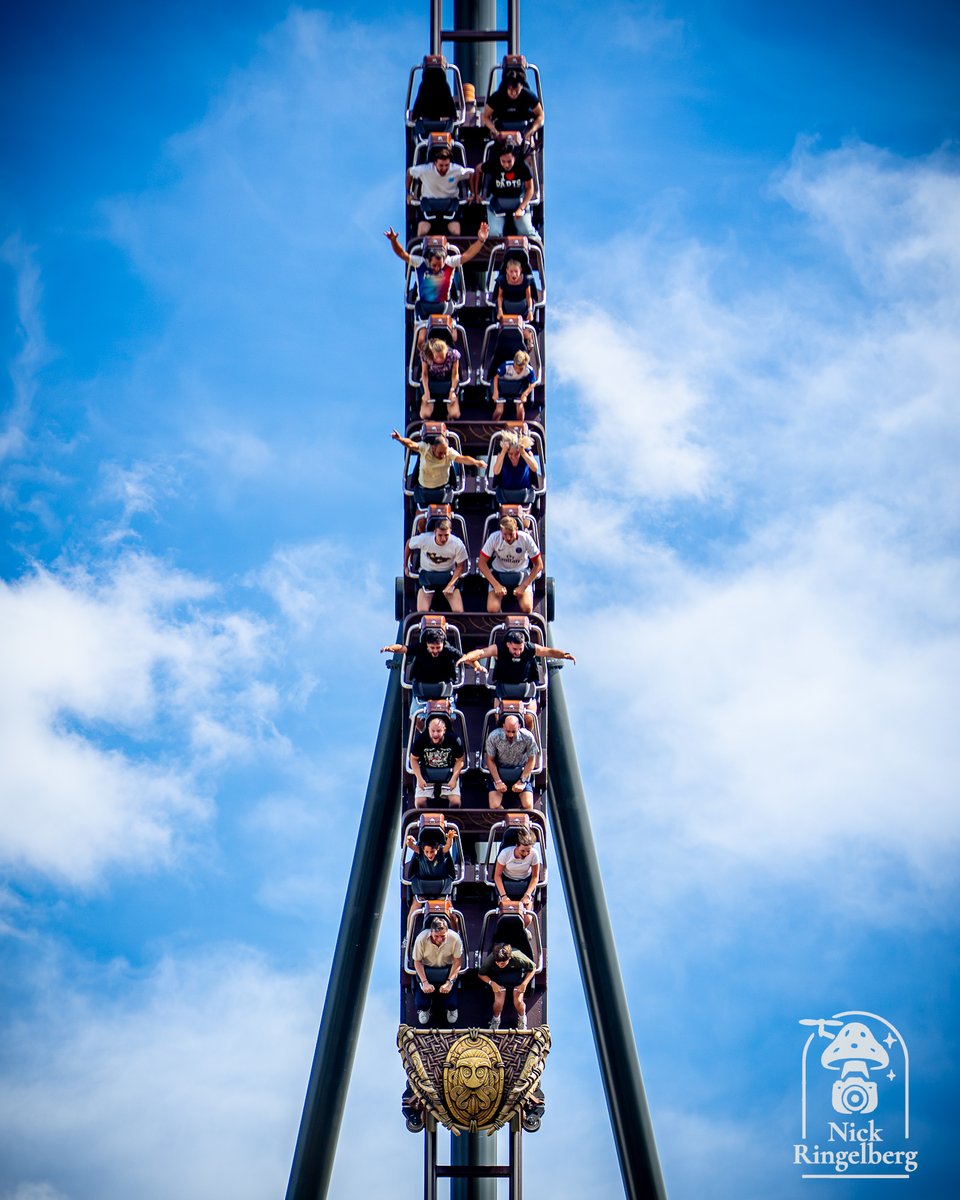 RingelbergNick's tweet photo. Wel jammer, dat je deze achtbaan niet overal kan bekijken in het park!
#parcasterix #themeparks #coaster
📍 Parc Asterix https://t.co/9rJ3aiEK5Y