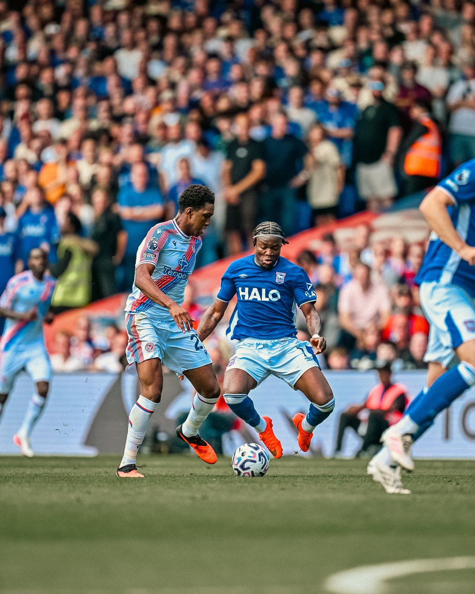 ipswichtownar's tweet photo. Victoria necesaria de #itfc. Después del empate de ellos, el equipo volvió a agarrar la pelota y tuvo la determinación para ganarlo.
El arquero sigue con dudas. O'Shea y Diop estuvieron seguros. Enciso y Davis MVPs. Buen partido de Palacios y eficaz ingreso de Flemming.
#CRYIPS https://t.co/QziiM0hHTA