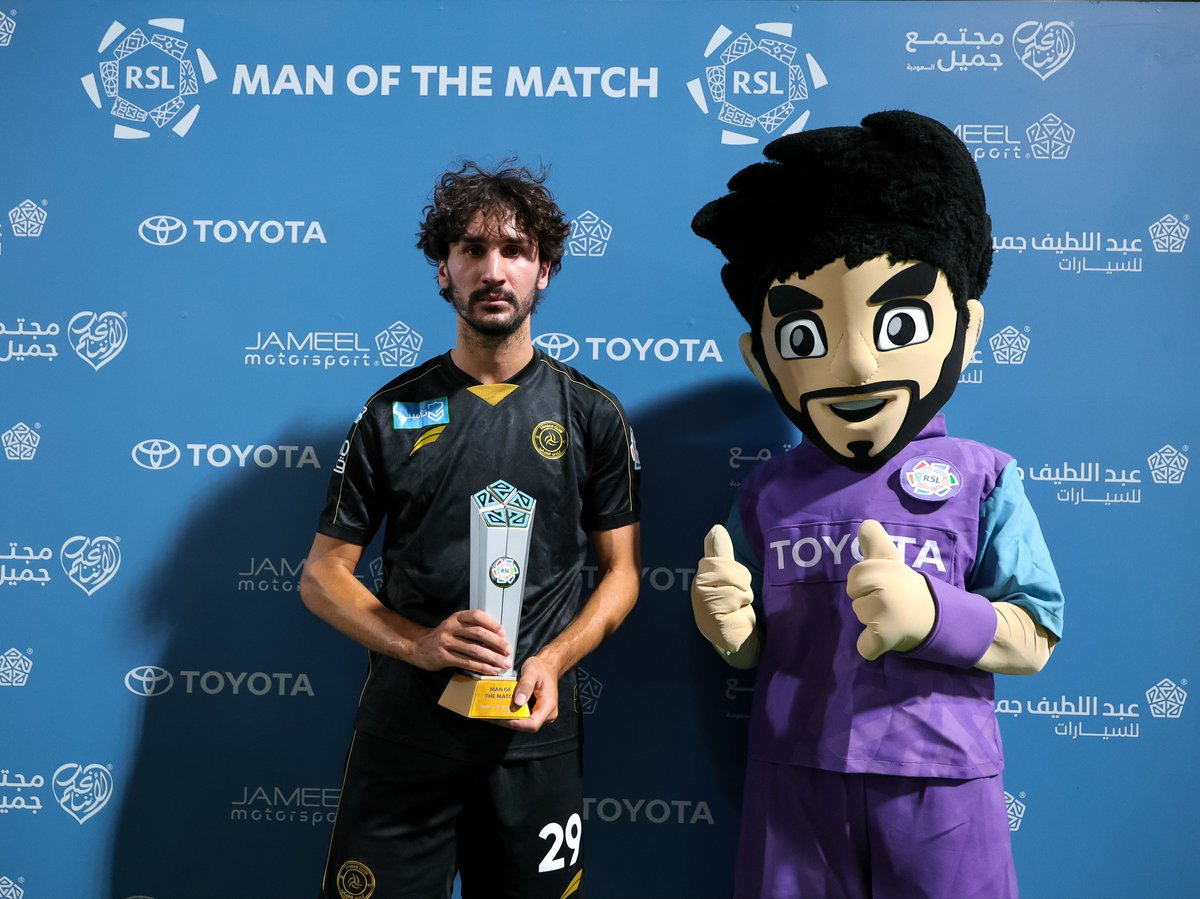 SPL's tweet photo. ياسين عدلي.. رجل مباراة #الشباب_الفيحاء ☑️

الجائزة مقدمة من @ToyotaALJ 🏆

#دوري_روشن_السعودي https://t.co/2bsmBc9in0