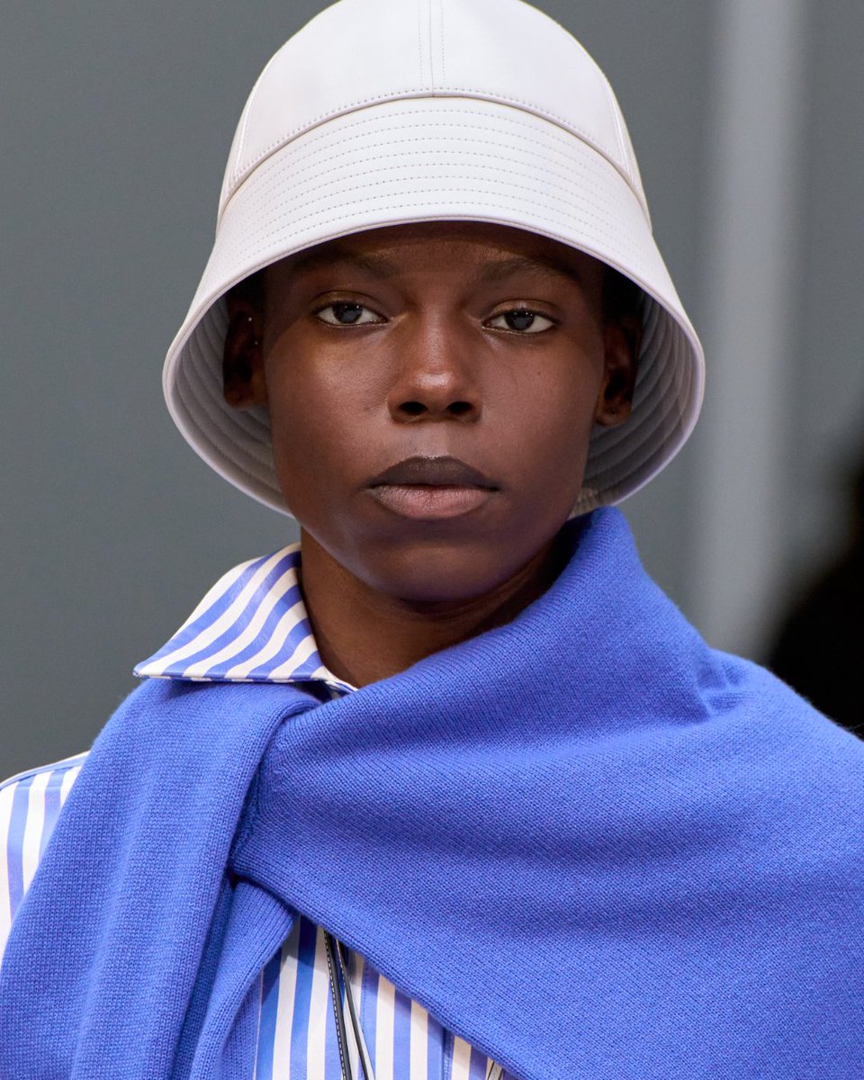 MichaelKors's tweet photo. Blue skies ahead. Details from the Spring/Summer 2027 Michael Kors Collection runway.
#MichaelKorsCollection
#NYFW https://t.co/Q3ul7n3a3C