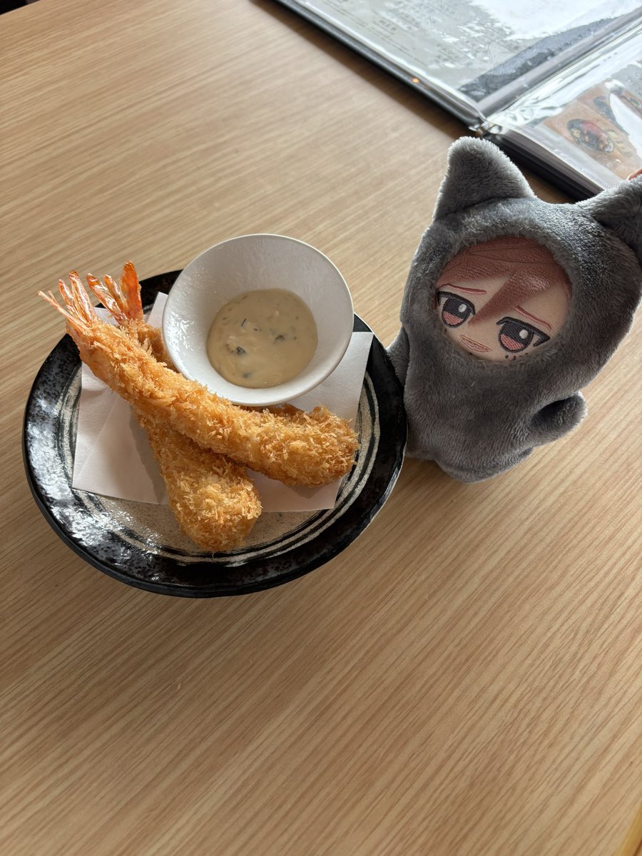 tsuru0u0's tweet photo. エビフライの流れが可愛いから見てください https://t.co/1SCLsKNst4