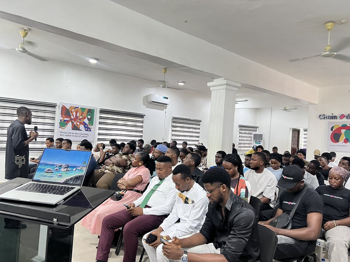 ChaindustryACD's tweet photo. Our view of the Orientation Day at Chaindustry Academy 😁 https://t.co/amoXRpLjCP