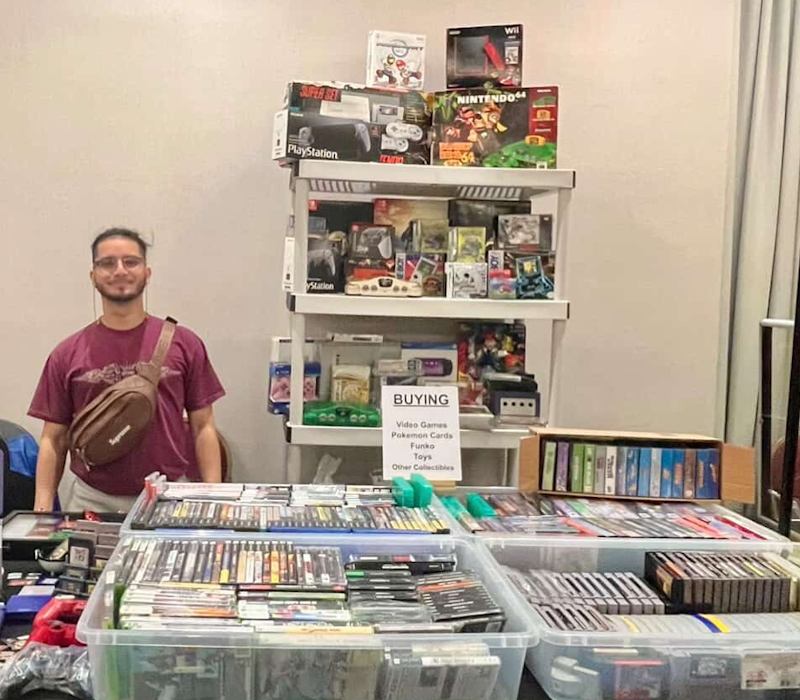 aVideoGameCon's tweet photo. If the name doesn't already say it all, these items will take you back in time. Call It Nostalgia brings video games, TCG packs, &amp; collectibles for a lineup that hits every corner of your inner geek &amp; gamer.
#AVGC #AVideoGameCon #VendorVillage #NewJersey #NJ #callitnostalgiaNJ https://t.co/8WqogxLKad