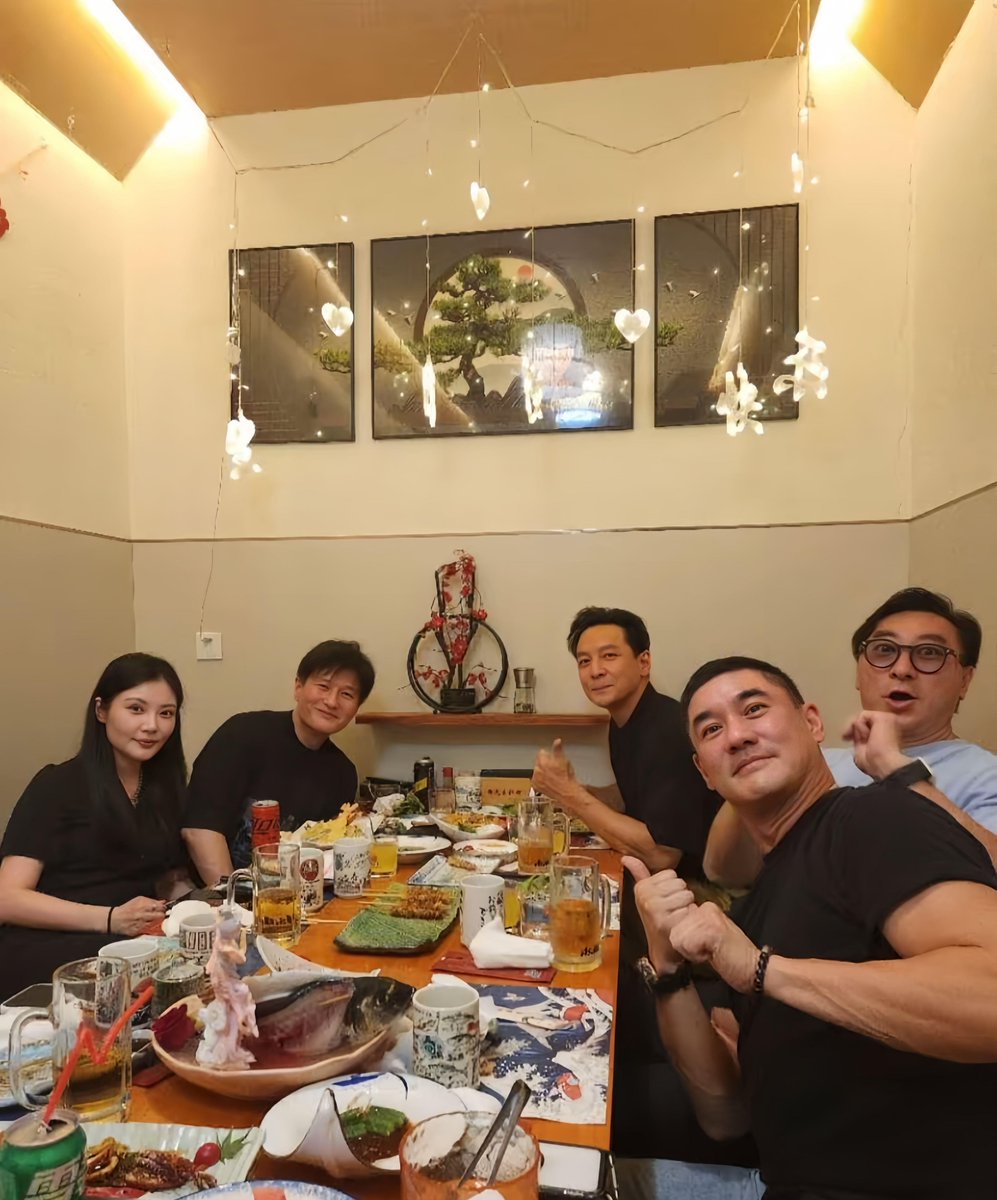terek481687's tweet photo. Laughter, old stories, and warm hugs—nothing beats catching up with the people who knew you way back when. These moments are pure gold! https://t.co/ojaHpMndBe