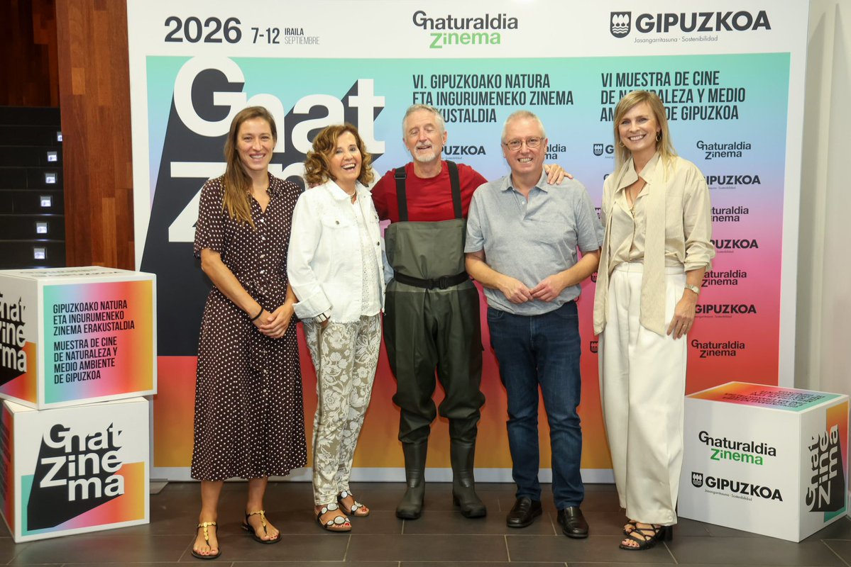 asensioji's tweet photo. Que mejor manera de terminar esta edición de #GnatZinema.
Hoy en @topictolosa hemos podido disfrutar de “Zumo de remolacha”, una obra de #teatro protagonizada por el científico e investigador del CSIC @FernandoVallada Fernando Valladares para concienciar sobre la crisis climática a través del arte.