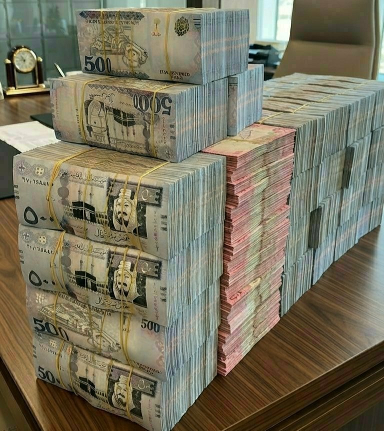 AlshykhAl85997's tweet photo. #الهلال_التعاون
لو جتك  مليون ﷼ سعودي  اليوم
هل يمكن للمبلغ .. أن يحل كل مشاكلك💵 

◯ نعم

◯ لا
#النصر_الخليج https://t.co/c0ZnXYa41R