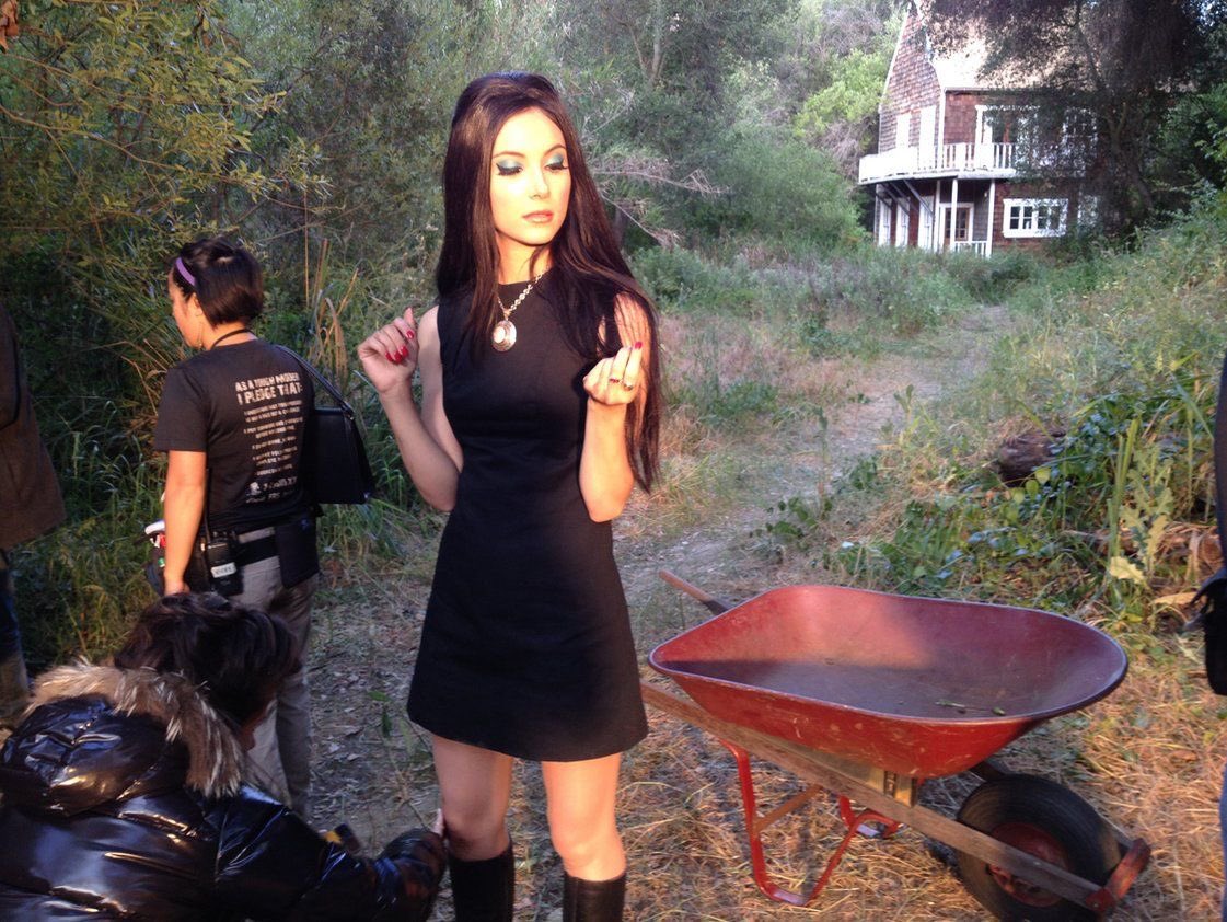ccequioa's tweet photo. behind the scenes of ‘The Love Witch’ (2016) https://t.co/ajCGIeHBzP