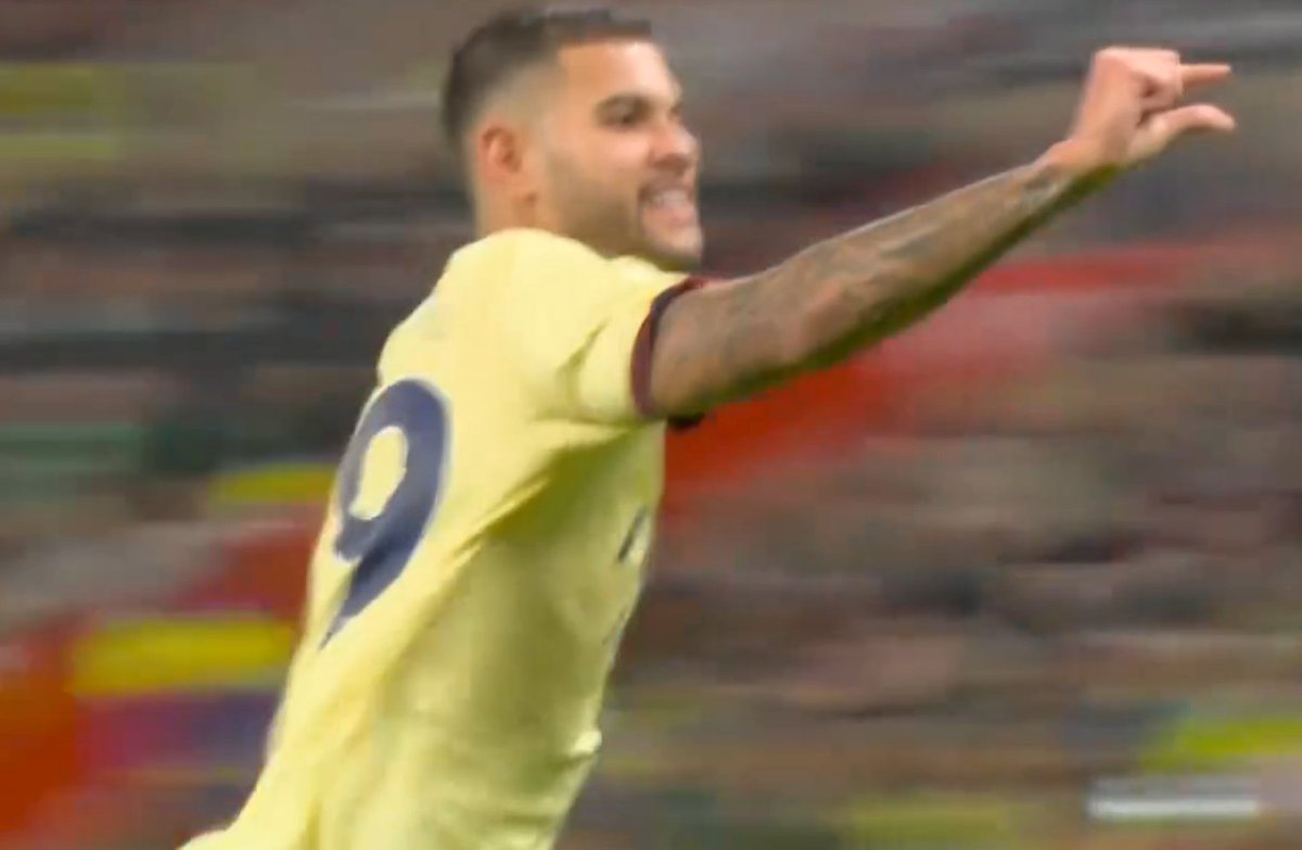 TouchlineX's tweet photo. 🚨 𝗡𝗘𝗪: BRUNO GUIMARAES' CELEBRATION VS. SUNDERLAND: "YOU ARE TOO SMALL, TO SMALL!" 🤏 https://t.co/UqPHjFTJTW