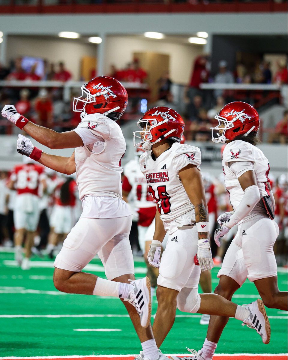 EWUFootball's tweet photo. 1️⃣st career pick for Bryce Smith!

#GoEags #EKG https://t.co/N1DGDpnwMT
