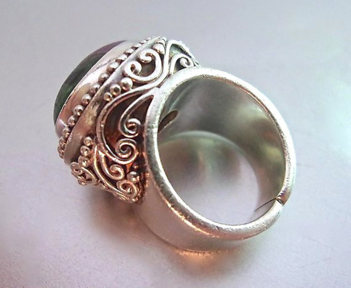 renaissancefai's tweet photo. Vintage SAJEN Ruby Zoisite Sterling Silver Ring, Size 5.5-6
https://t.co/c4ytt91Loe?
#ring #vintage #Sajen #sterlingSilver #gemstone #Ruby #RubyZoisite #heavy #chunky #multicolor #green #size5.5 #size6 #purple #statement #scrollwork #silverwork #designer #signed https://t.co/D7Y4zy4LNh